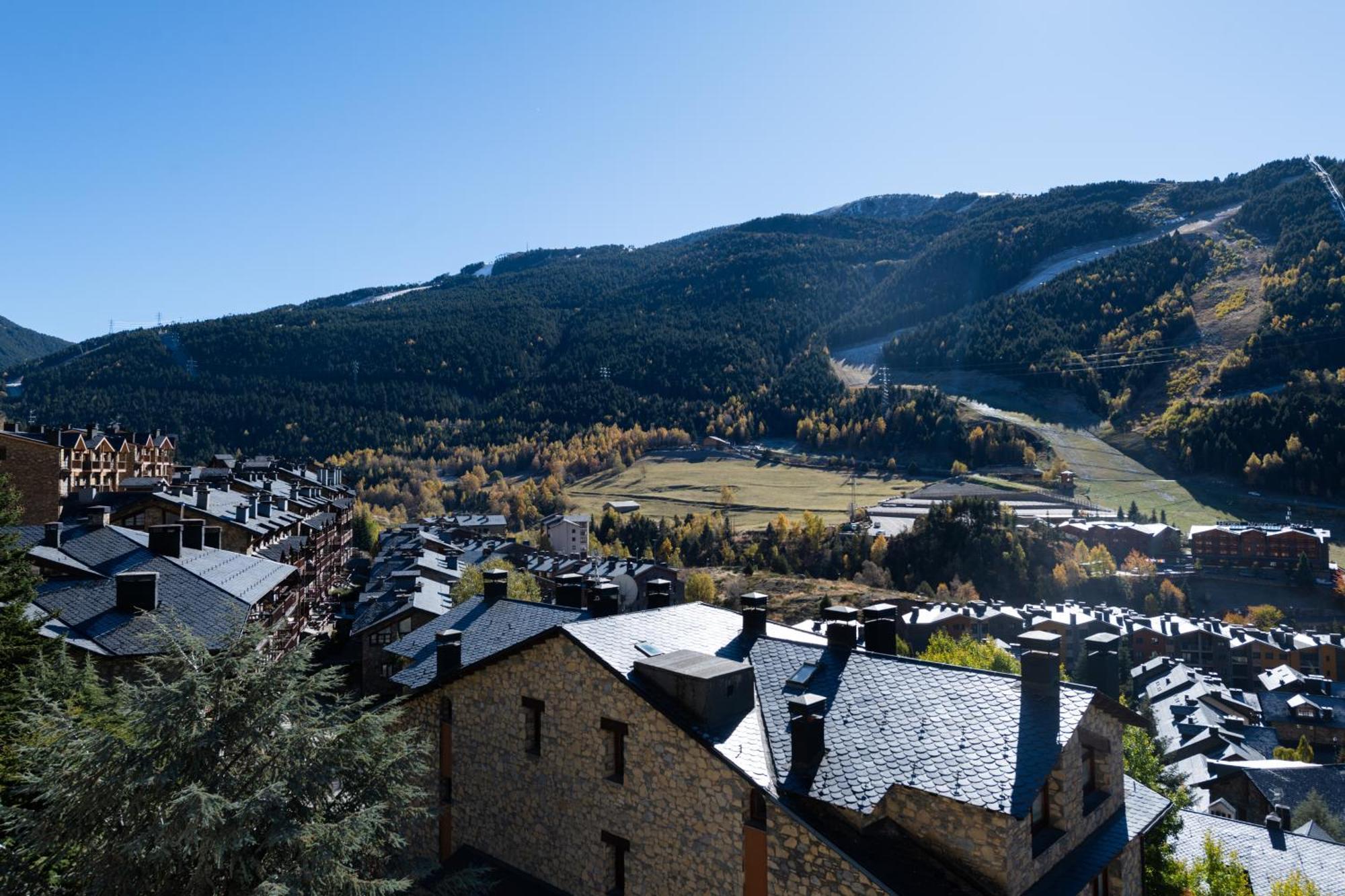 Apartamento Moderno Bh Aspen Atico Con Vistas เอลตาร์แตร์ ภายนอก รูปภาพ
