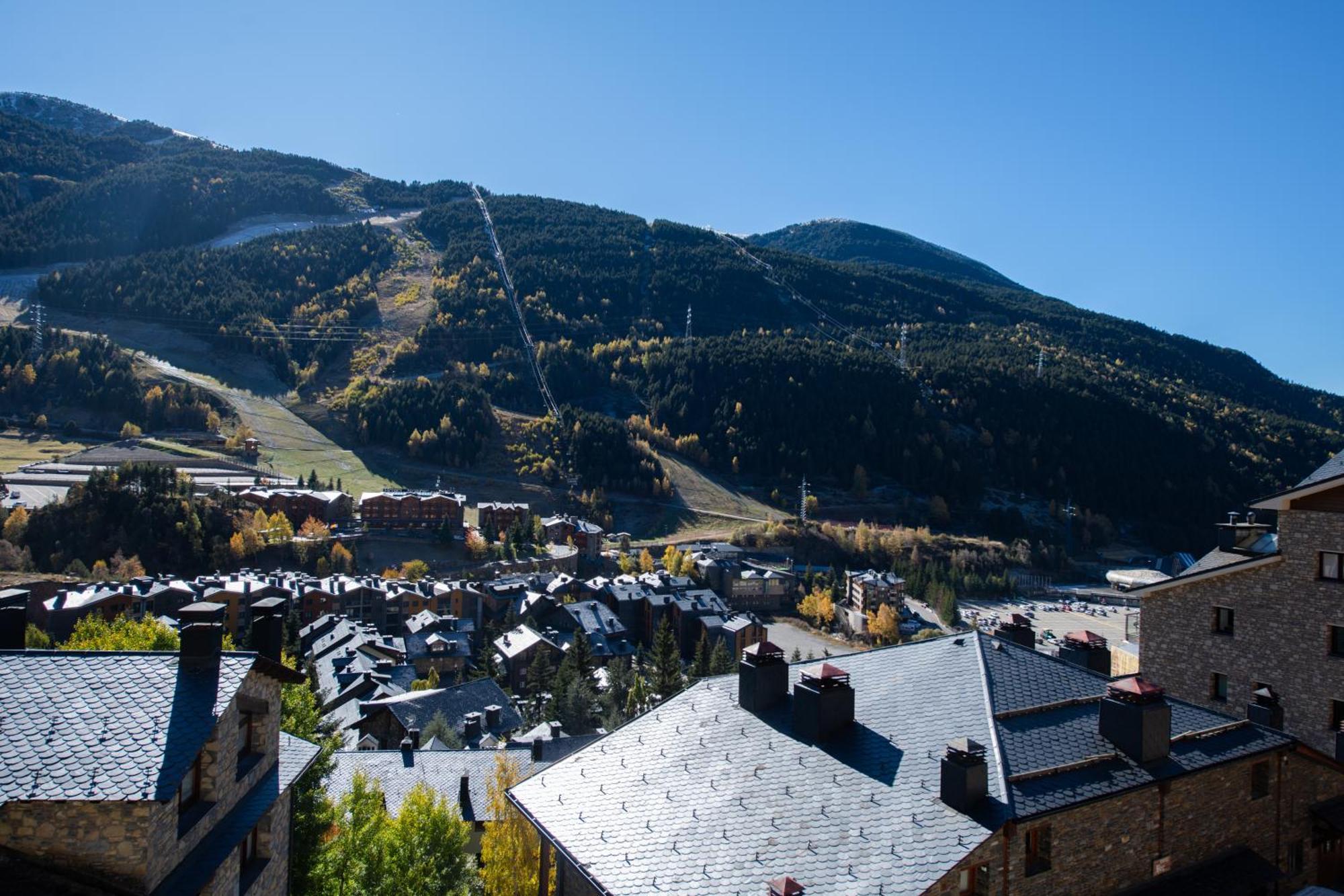 Apartamento Moderno Bh Aspen Atico Con Vistas เอลตาร์แตร์ ภายนอก รูปภาพ